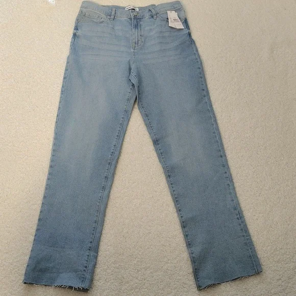 DKNY High-Rise Classic Straight-Leg Raw-Hem Jeans. Size 14/32 - Picture 3 of 11